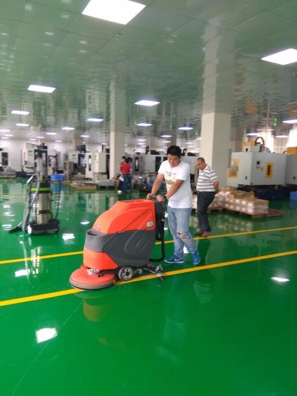 環(huán)氧地坪一平方要多少錢？施工操作難不難呢？(圖3)