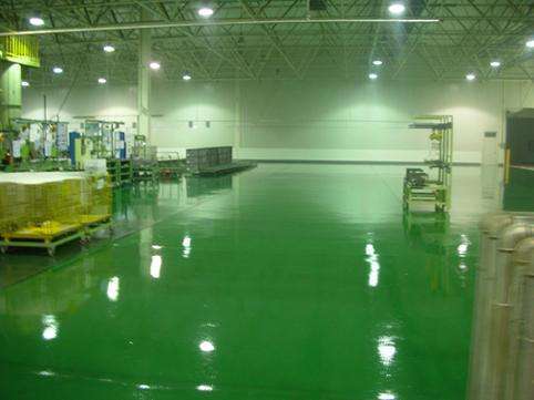 環(huán)氧地坪漆中涂層的作用有哪些(圖2)